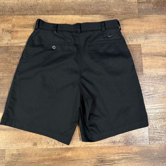 Lot of 2 Nike Golf FitDry Pleated Chino Shorts Beige Black Size 32 Pockets FLAW - Picture 11 of 16